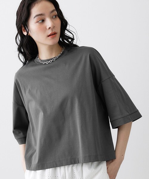 Dessin(デッサン)の「【新色追加/体型カバー】美光沢カットソーボクシーシルエット(Tシャツ/カットソー・レディース・ライトブルー/ホワイト系/ナチュラル/チャコールグレー・03/02/01)」の9枚目の写真