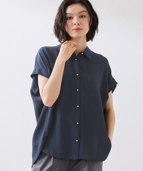THE SHOP TK （ザ ショップ ティーケー ）の「【ひんやり/防しわ/UV/吸水速乾】襟付き フレンチスリーブシャツ（シャツ/ブラウス・レディース・ナチュラル/ブルー/ダークブラウン/ネイビー・12/13）」の3枚目の写真