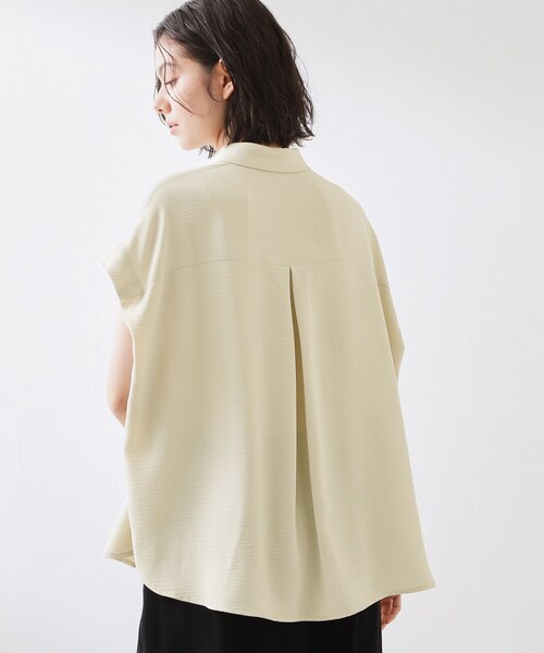 THE SHOP TK （ザ ショップ ティーケー ）の「【ひんやり/防しわ/UV/吸水速乾】襟付き フレンチスリーブシャツ（シャツ/ブラウス・レディース・ナチュラル/ブルー/ダークブラウン/ネイビー・12/13）」の21枚目の写真