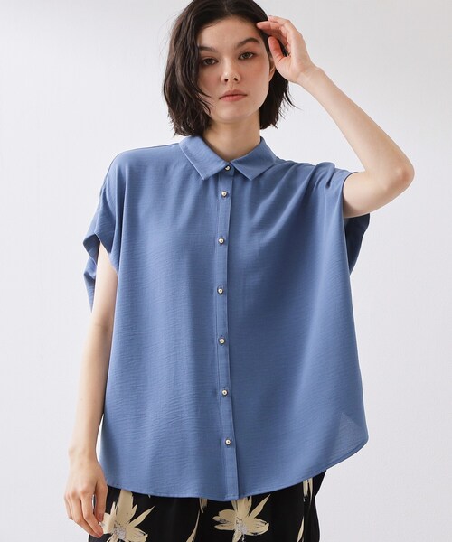 THE SHOP TK （ザ ショップ ティーケー ）の「【ひんやり/防しわ/UV/吸水速乾】襟付き フレンチスリーブシャツ（シャツ/ブラウス・レディース・ナチュラル/ブルー/ダークブラウン/ネイビー・12/13）」の18枚目の写真