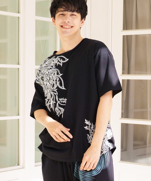 チャイハネ(チャイハネ)の「【チャイハネ】VORRUK サウィドメンズTシャツ(Tシャツ/カットソー・メンズ・ホワイト/ブルー/ブラック・FREE)」の1枚目の写真