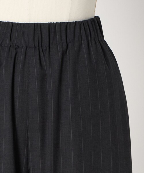 LOEFF(ロエフ)の「<LOEFF>トロピカルウール ハーレム パンツ ピンストライプ(その他パンツ・レディース・ダークグレー・1/0)」の11枚目の写真