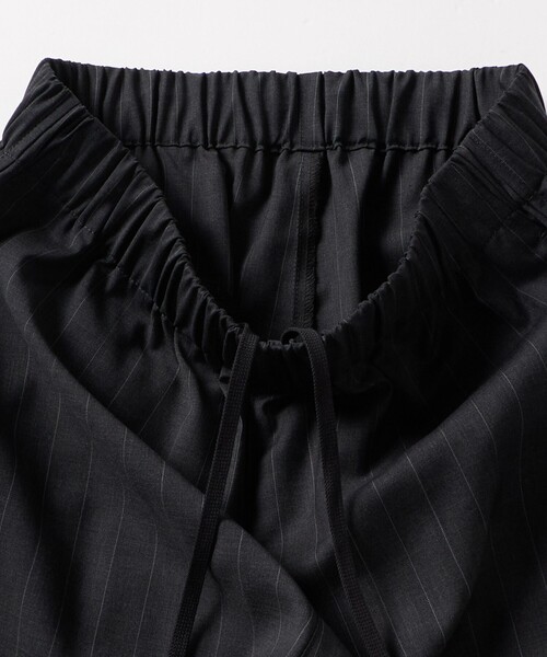 LOEFF(ロエフ)の「<LOEFF>トロピカルウール ハーレム パンツ ピンストライプ(その他パンツ・レディース・ダークグレー・1/0)」の14枚目の写真