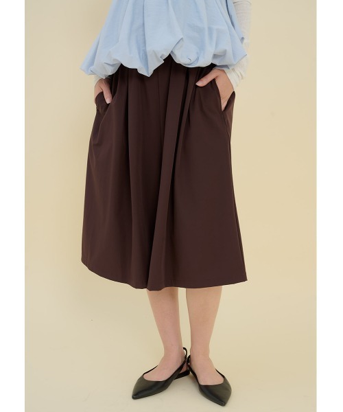 FMiBL(ファミル)の「タックハーフパンツ(その他パンツ・レディース・ブラウン/ブラック・FREE)」の1枚目の写真