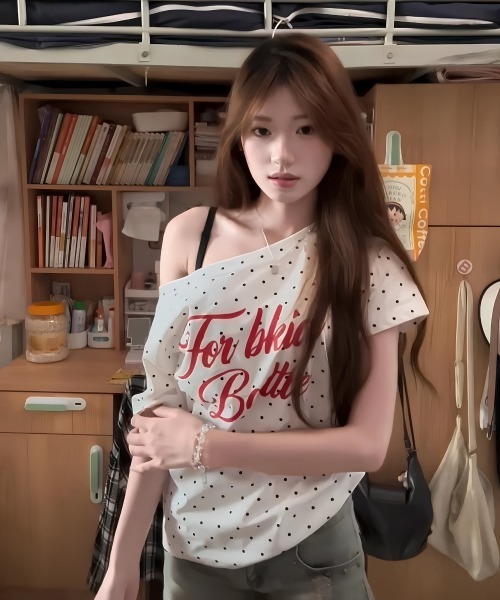 center i(センターアイ)の「ドットロゴワンショルダーTシャツ(Tシャツ/カットソー・レディース・ホワイト・FREE)」の4枚目の写真