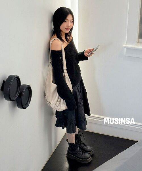 ASON(アズオン)の「KIRA OFF-SHOULDER KNIT / BLACK(ニット/セーター・レディース・その他・FREE)」の9枚目の写真