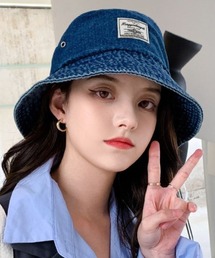 Lips（リップス）の「こなれ感たっぷりのデニム素材♪シーズンレスで使えるロゴチップバケットハット（ハット）」