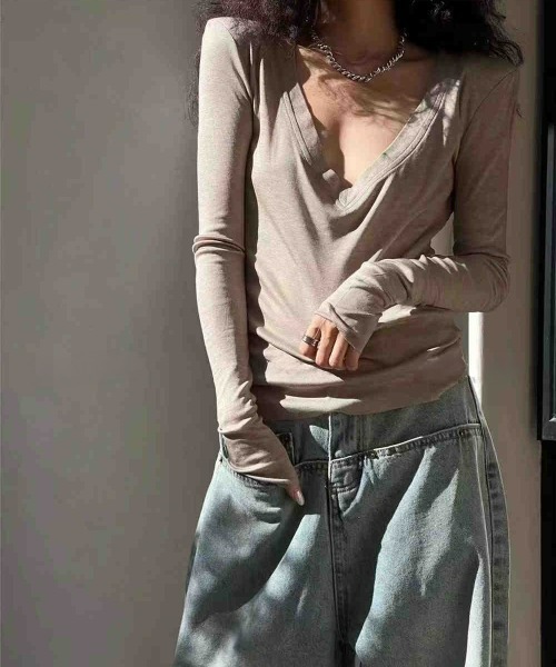 REBALANCE（リバランス）の「長袖Vネックシャツ（シャツ/ブラウス・レディース・C/B/A/D/F/E・SMALL/MEDIUM/LARGE）」の13枚目の写真