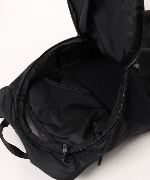 THE NORTH FACE（ザノースフェイス）の「THE NORTH FACE/ザ・ノース・フェイス バックパック ONE MILE 22 NM62460（バックパック/リュック・メンズ・ブラック・FREE）」の4枚目の写真