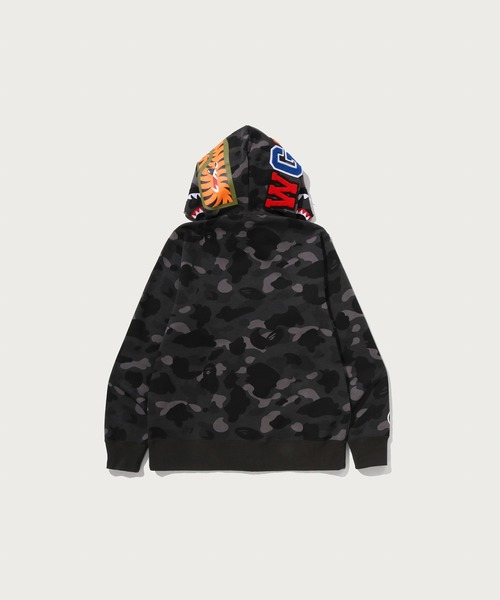 A BATHING APE(アベイシングエイプ)の「COLOR CAMO SHARK FULL ZIP HOODIE(パーカー・メンズ・ブラック/パープル/ネイビー/レッド・MEDIUM/XX-LARGE/SMALL/XXX-LARGE/LARGE/X-LARGE)」の9枚目の写真