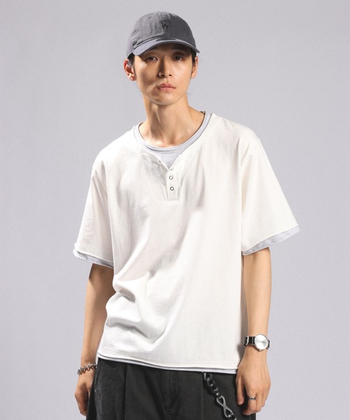 RAGEBLUE(レイジブルー)の「HENLEY NECK FAKE LAYERED T-SHIRTS/フェイクレイヤードヘンリーネックTシャツ(Tシャツ/カットソー・メンズ・グレー/ホワイト/ブラック・MEDIUM/LARGE)」の1枚目の写真