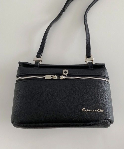 LA VORAGINE(ラ ヴォラジネ)の「2way ランチボックス型ショルダーバッグ 調整ストラップ付き(ショルダーバッグ・レディース・Black・FREE)」の11枚目の写真