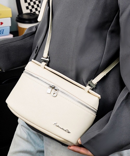 LA VORAGINE(ラ ヴォラジネ)の「2way ランチボックス型ショルダーバッグ 調整ストラップ付き(ショルダーバッグ・レディース・Black・FREE)」の15枚目の写真