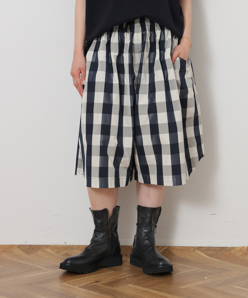 JOURNAL STANDARD LUXE(ジャーナルスタンダード ラックス)の「タフタチェックギャザーハーフパンツ(その他パンツ・レディース・ブラック系その他・FREE)」の12枚目の写真