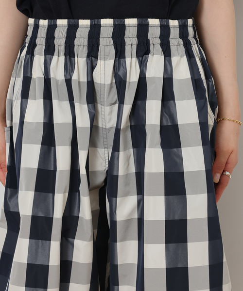 JOURNAL STANDARD LUXE(ジャーナルスタンダード ラックス)の「タフタチェックギャザーハーフパンツ(その他パンツ・レディース・ブラック系その他・FREE)」の16枚目の写真