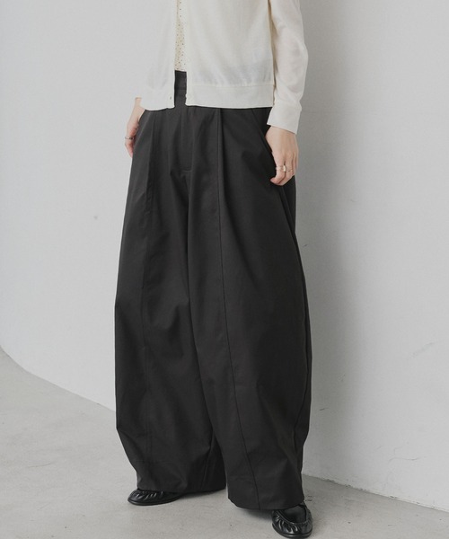 ad thie(アドティエ)の「バレルレッグタック ワイド パンツ(その他パンツ・レディース・ネイビー/ブラック/グレー・MEDIUM/LARGE)」の7枚目の写真