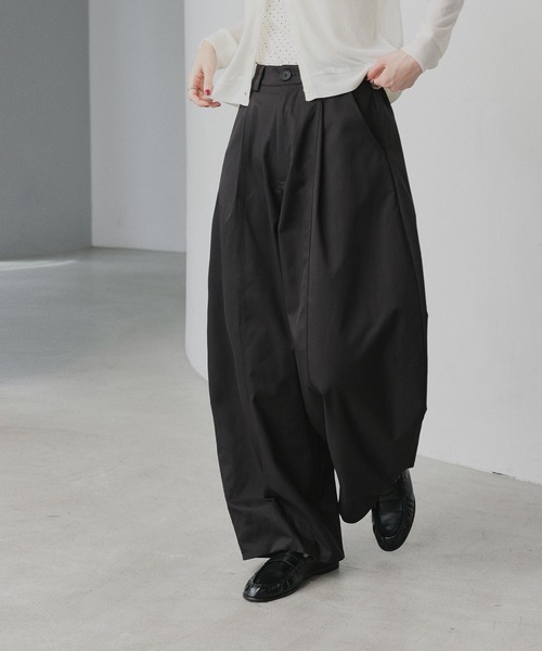 ad thie(アドティエ)の「バレルレッグタック ワイド パンツ(その他パンツ・レディース・ネイビー/ブラック/グレー・MEDIUM/LARGE)」の8枚目の写真