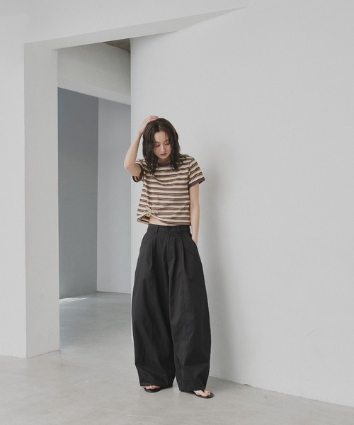 ad thie(アドティエ)の「バレルレッグタック ワイド パンツ(その他パンツ・レディース・ネイビー/ブラック/グレー・MEDIUM/LARGE)」の10枚目の写真