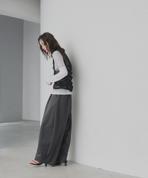 ad thie(アドティエ)の「バレルレッグタック ワイド パンツ(その他パンツ・レディース・ネイビー/ブラック/グレー・MEDIUM/LARGE)」の16枚目の写真