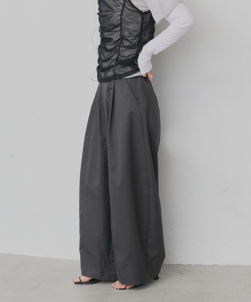 ad thie(アドティエ)の「バレルレッグタック ワイド パンツ(その他パンツ・レディース・ネイビー/ブラック/グレー・MEDIUM/LARGE)」の19枚目の写真