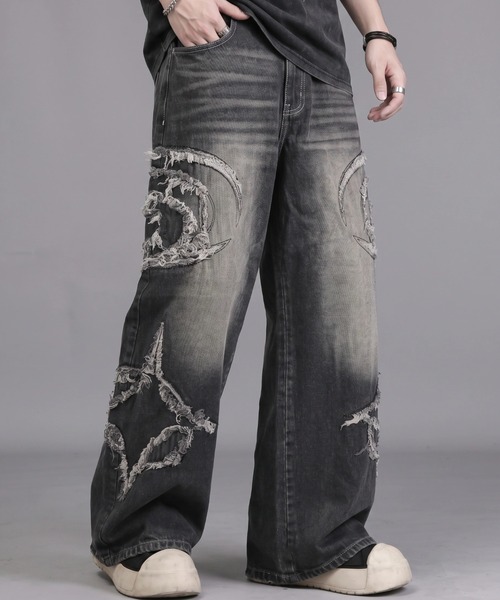 A'GEM9(エージェムナイン)の「A'GEM/9 × .kom 『FREE DEE/フリーデイ』Side Cut Curved Denim Pants /サイドカット カーブデニム(デニムパンツ・メンズ・ブラック/ブラウン/ブルー・L)」の2枚目の写真
