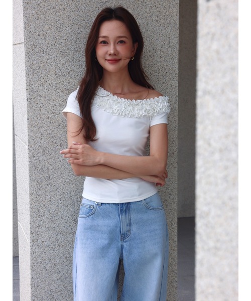 BIRTHDAY BASH(バースデイバッシュ)の「SOPHIA ONE SHOULDER FRILL TOPS(ソフィア ワンショルダーフリルトップス)(Tシャツ/カットソー・レディース・ピンク/ブラック/ホワイト・FREE)」の4枚目の写真