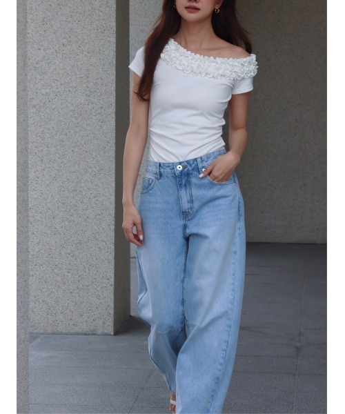 BIRTHDAY BASH(バースデイバッシュ)の「SOPHIA ONE SHOULDER FRILL TOPS(ソフィア ワンショルダーフリルトップス)(Tシャツ/カットソー・レディース・ピンク/ブラック/ホワイト・FREE)」の6枚目の写真