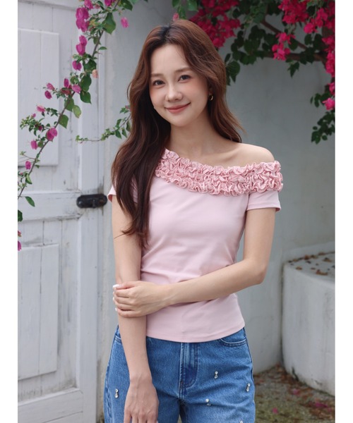 BIRTHDAY BASH(バースデイバッシュ)の「SOPHIA ONE SHOULDER FRILL TOPS(ソフィア ワンショルダーフリルトップス)(Tシャツ/カットソー・レディース・ピンク/ブラック/ホワイト・FREE)」の17枚目の写真