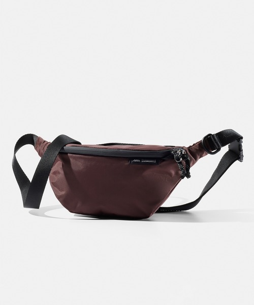 Matador(マタドール)の「Matador/マタドール 2L Lite Sling/2L ライトスリング(ボディバッグ/ウエストポーチ・メンズ・ワインレッド/ダークグリーン/ブラック・FREE)」の1枚目の写真