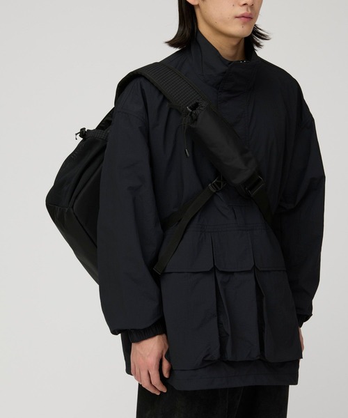 Snow Peak(スノーピーク)の「Snow Peak / Grid Messenger Bag グリッド・メッセンジャーバッグ(メッセンジャーバッグ・メンズ・ブラック・ONE SIZE)」の4枚目の写真