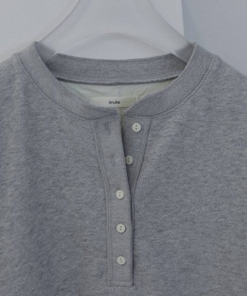 anuke(アンヌーク)の「anuke Halfsleeve Henley Tops(Tシャツ/カットソー・レディース・グレー/ブラウン・FREE)」の16枚目の写真