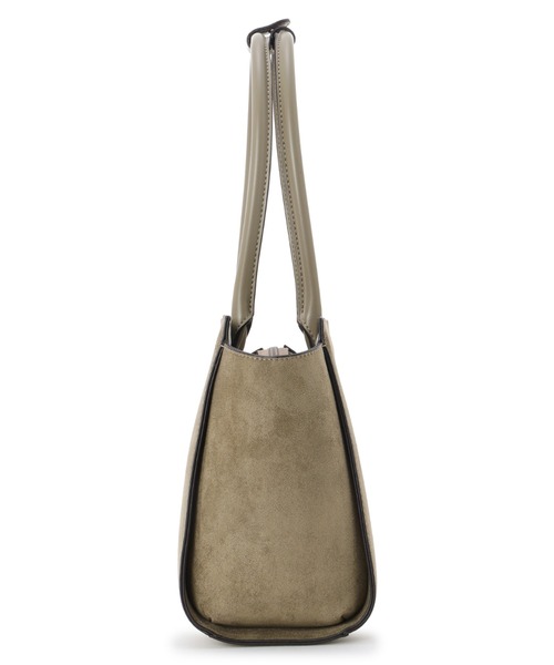 Guess(ゲス)の「NADINE Carryall ショルダーバッグ(ショルダーバッグ・レディース・ブラウン・ONE SIZE)」の3枚目の写真