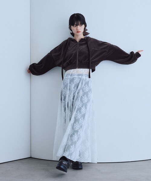 CODE A(コードエー)の「velour cropped hoodie(パーカー・レディース・ブラウン系その他/ブラック・00)」の6枚目の写真
