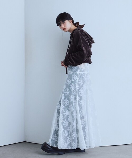 CODE A(コードエー)の「velour cropped hoodie(パーカー・レディース・ブラウン系その他/ブラック・00)」の7枚目の写真