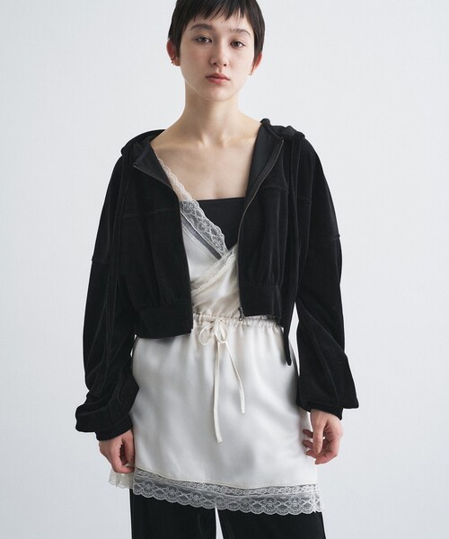 CODE A(コードエー)の「velour cropped hoodie(パーカー・レディース・ブラウン系その他/ブラック・00)」の14枚目の写真