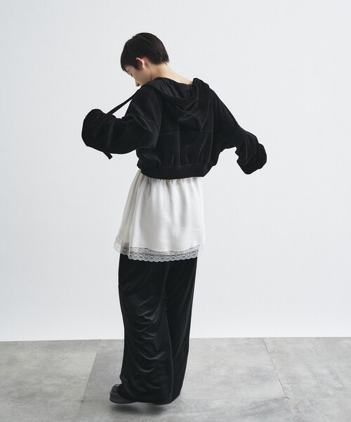 CODE A(コードエー)の「velour cropped hoodie(パーカー・レディース・ブラウン系その他/ブラック・00)」の17枚目の写真
