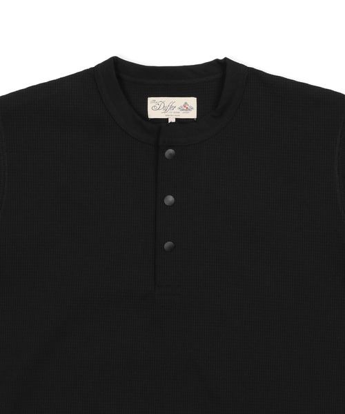 The DUFFER of ST.GEORGE（ザダファーオブセントジョージ）の「「AIR FLEX」MINI WAFFLE HENLEY L/SL TEE：機能素材 「エアフレックス」ミニワッフル ヘンリーネック ロングスリーブ Tシャツ（Tシャツ/カットソー・メンズ・ホワイト/ブラック/ブルーグレー・MEDIUM/SMALL/X-LARGE/LARGE）」の16枚目の写真