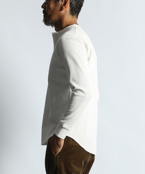 The DUFFER of ST.GEORGE（ザダファーオブセントジョージ）の「「AIR FLEX」MINI WAFFLE HENLEY L/SL TEE：機能素材 「エアフレックス」ミニワッフル ヘンリーネック ロングスリーブ Tシャツ（Tシャツ/カットソー・メンズ・ホワイト/ブラック/ブルーグレー・MEDIUM/SMALL/X-LARGE/LARGE）」の10枚目の写真