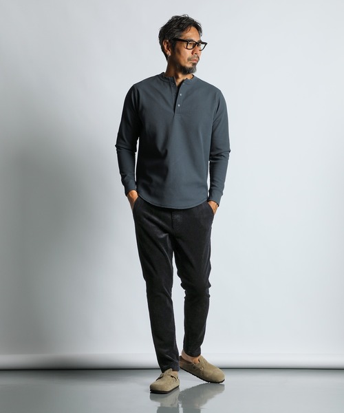 The DUFFER of ST.GEORGE（ザダファーオブセントジョージ）の「「AIR FLEX」MINI WAFFLE HENLEY L/SL TEE：機能素材 「エアフレックス」ミニワッフル ヘンリーネック ロングスリーブ Tシャツ（Tシャツ/カットソー・メンズ・ホワイト/ブラック/ブルーグレー・MEDIUM/SMALL/X-LARGE/LARGE）」の9枚目の写真