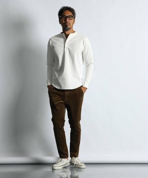 The DUFFER of ST.GEORGE（ザダファーオブセントジョージ）の「「AIR FLEX」MINI WAFFLE HENLEY L/SL TEE：機能素材 「エアフレックス」ミニワッフル ヘンリーネック ロングスリーブ Tシャツ（Tシャツ/カットソー・メンズ・ホワイト/ブラック/ブルーグレー・MEDIUM/SMALL/X-LARGE/LARGE）」の5枚目の写真
