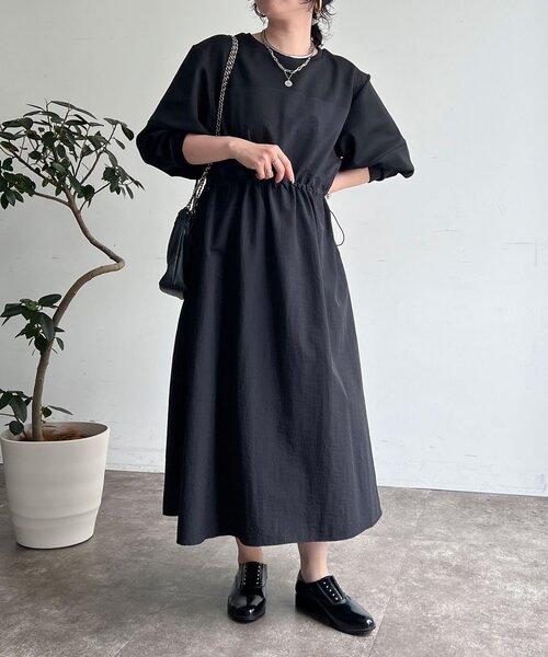 un dix cors(アンディコール)の「ウエストドロスト切替ワンピース(ワンピース・レディース・チャコールグレー/ブラック・FREE)」の8枚目の写真