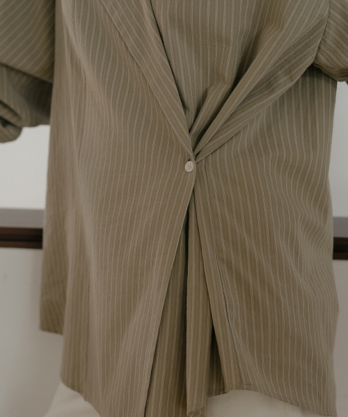 TILL I DIE（ティルアイダイ）の「2way stripe wrap shirt [TIFA06SH02]_Khaki（シャツ/ブラウス・レディース・カーキ・FREE）」の2枚目の写真