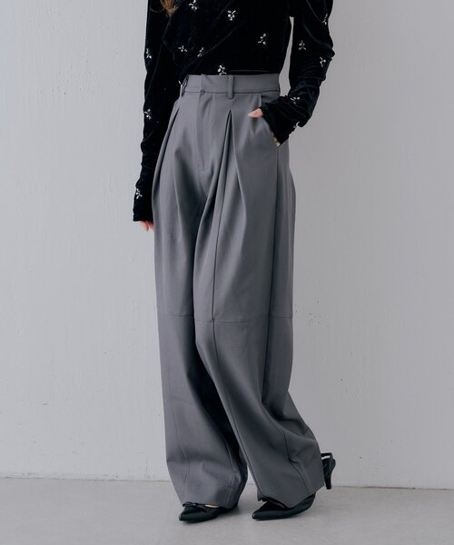 Chico(チコ)の「【SALON by Chico】タックバレルワイドパンツ(その他パンツ・レディース・ベージュ/ブラック/グレー・SMALL/MEDIUM)」の5枚目の写真