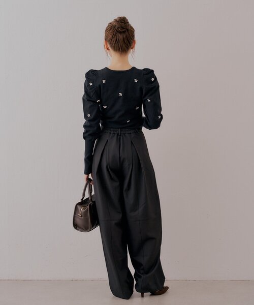 Chico(チコ)の「【SALON by Chico】タックバレルワイドパンツ(その他パンツ・レディース・ベージュ/ブラック/グレー・SMALL/MEDIUM)」の13枚目の写真