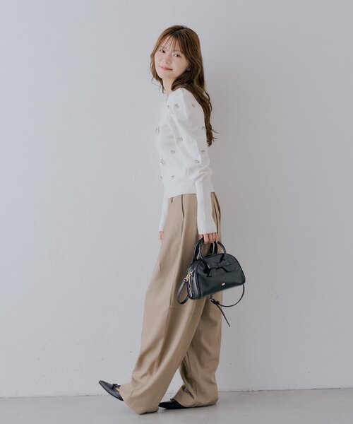 Chico(チコ)の「【SALON by Chico】タックバレルワイドパンツ(その他パンツ・レディース・ベージュ/ブラック/グレー・SMALL/MEDIUM)」の16枚目の写真