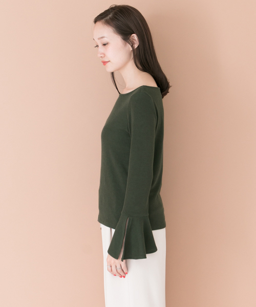 URBAN RESEARCH（アーバンリサーチ）の「UR 袖スリットフレアプルオーバー（Tシャツ/カットソー・レディース・オフホワイト/グレー/ブラック/カーキ/ブラウン・FREE）」の9枚目の写真