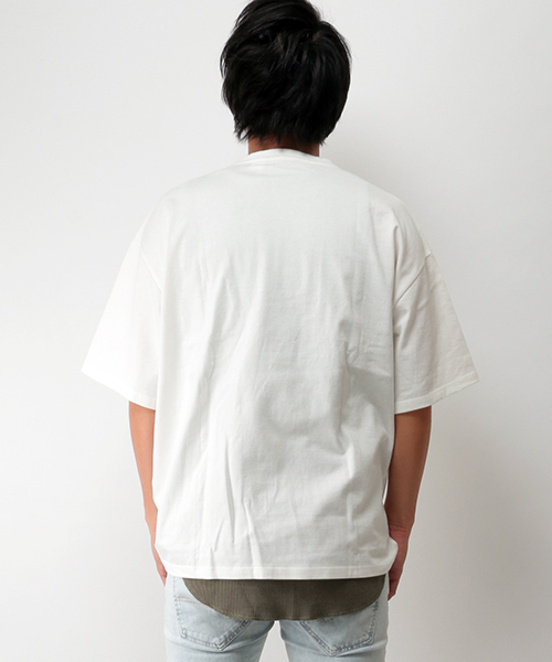 Disney(ディズニー)の「Disney(ディズニー)ミッキーワッペンBIG半袖Tシャツ(Tシャツ/カットソー・メンズ・オフホワイト/ブラック・LARGE/MEDIUM)」の8枚目の写真