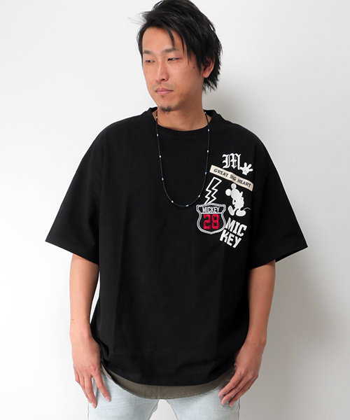 Disney(ディズニー)の「Disney(ディズニー)ミッキーワッペンBIG半袖Tシャツ(Tシャツ/カットソー・メンズ・オフホワイト/ブラック・LARGE/MEDIUM)」の11枚目の写真