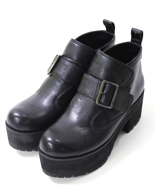 Kastane（カスタネ）の「ストラップベルトブローシューズ（その他シューズ・レディース・ブラック/グリーン/モカ/ブラウン・36/37/38）」の2枚目の写真