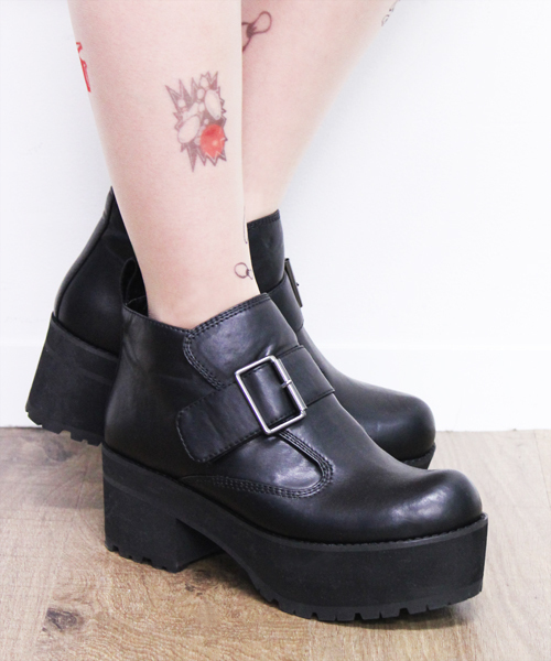 Kastane（カスタネ）の「ストラップベルトブローシューズ（その他シューズ・レディース・ブラック/グリーン/モカ/ブラウン・36/37/38）」の15枚目の写真